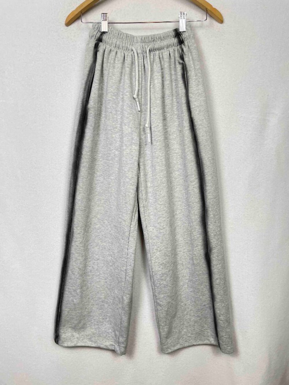 Aelfric Eden Gray Graffiti Heart Baggy Wide Leg Sweatpants Womens Size XS/S